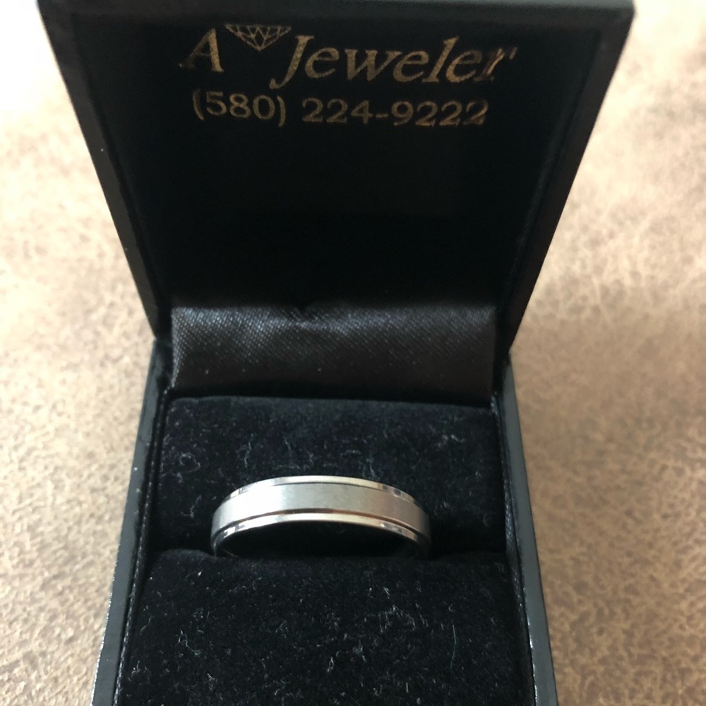 Men’s titanium ring